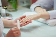 Czasopisma - Manicure hybrydowy w Bydgoszczy - miniaturka - grafika 1