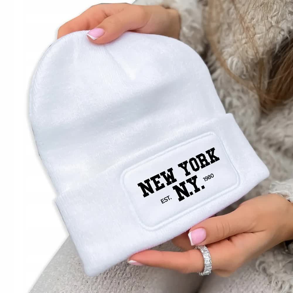 CZAPKA ZIMOWA KLASYCZNA BIAŁA New York NY Wzory