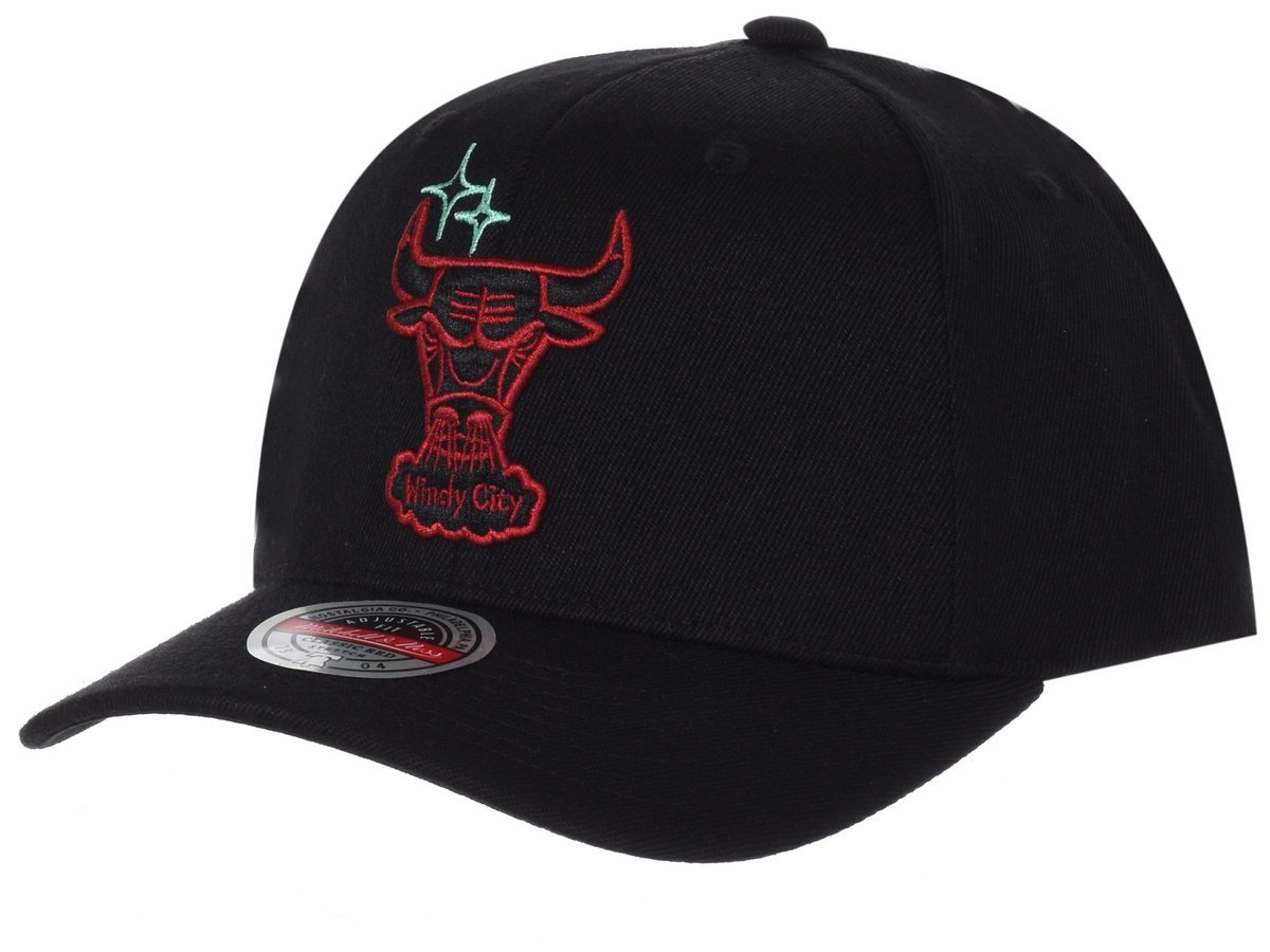 Czapka z daszkiem Mitchell & Ness Chicago Bulls HHSSINTL1243-CBUBLCK-Uniwersalny
