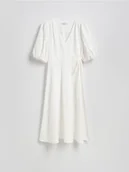 Sukienki - Reserved - Kopertowa sukienka midi z muślinu - złamana biel - miniaturka - grafika 1