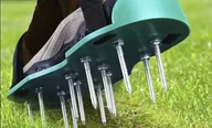 Wertykulatory i aeratory - AERATOR WERTYKULATOR BUTY DO NAPOWIETRZANIA ZIEMI DUŻE KOLCE 13 CM 26 SZTUK - miniaturka - grafika 1