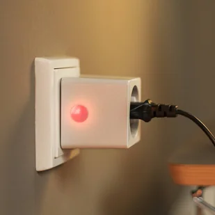 Hama gniazdo WLAN, sterowanie aplikacją, 3 680 W - Systemy inteligentnych domów - miniaturka - grafika 1