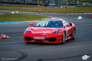 Super prezenty moto Jazda Ferrari F430 Tor Poznań, Tor Śląsk - Vouchery - miniaturka - grafika 1