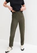 Spodnie damskie - Szerokie spodnie z naszywanymi kieszeniami i wysokim, wygodnym paskiem w talii - bonprix - miniaturka - grafika 1