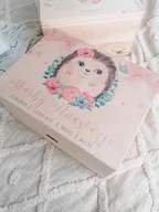 Pamiątka Chrztu Świętego - JEŻYK Kuferek wspomnień z metryczką, prezent na chrzest, roczek - miniaturka - grafika 1