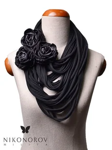 Naszyjnik dzianinowy z broszkami - Broszki - miniaturka - grafika 1