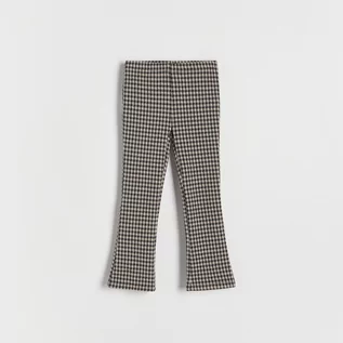 Spodnie i spodenki dla dziewczynek - Reserved - Spodnie flare z wiskozą - Szary - grafika 1
