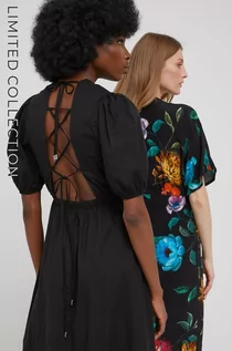 Sukienki - Answear Lab Lab sukienka bawełniana LAB X limitowana kolekcja festiwalowa BE BRAVE kolor czarny mini rozkloszowana - grafika 1