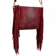 Torebki damskie - Borse in Pelle włoska listonoszka z frędzlami skóra naturalna bordowa wzór aligatora - miniaturka - grafika 1