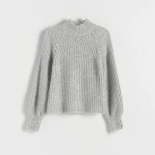 Swetry damskie - Reserved - Sweter z metalizowanym włóknem - Srebrny - grafika 1