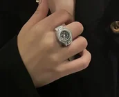 Pierścionki - Kreatywny Sygnet pierścień z zegarkiem srebrny prezent - miniaturka - grafika 1