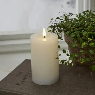 Świeca Led woskowa filarowa FLAMME FLOW biała 15cm 1500h - Świece Świeca Led woskowa filarowa FLAMME FLOW biała 15cm 1500h - Świece - miniaturka - grafika 1