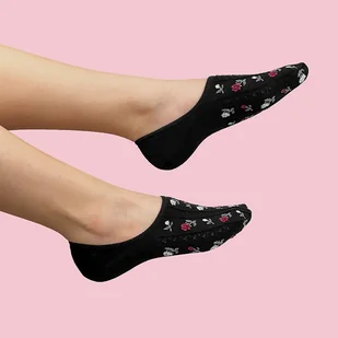 Stopki w kwiatki - Skarpetki w róże czarne - Skarpetki damskie - miniaturka - grafika 1