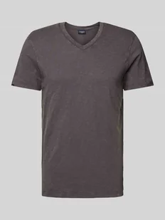 T-shirt z dekoltem w serek - Koszulki męskie - miniaturka - grafika 1