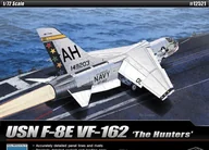 Kolekcjonerskie modele pojazdów - Model Plastikowy F-8E Vf-162 The Hunter 1/72 - miniaturka - grafika 1