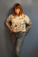 Bluzy damskie - Bluza bawełniana Szare Kwiaty - miniaturka - grafika 1