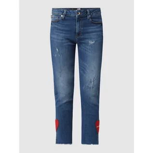 Spodnie damskie - Skrócone jeansy o kroju Slim Fit z dodatkiem streczu - Love Moschino - grafika 1