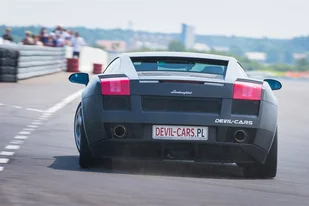 Audi vs Lambo vs F430 vs GTR - Tor Poznań, Tor Śląsk - Czasopisma - miniaturka - grafika 1