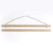 Ramki na zdjęcia - Wieszak Dębowy Na Plakat - miniaturka - grafika 1