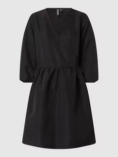 Sukienki - Sukienka kopertowa z rękawem o dł. 3/4 model ‘Jylla’ - grafika 1