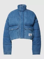 Kurtki damskie - Kurtka pikowana krótka z detalem z logo - miniaturka - grafika 1