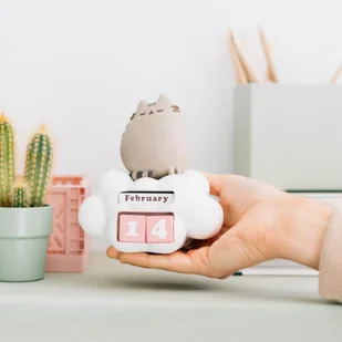 Pusheen - Wieczny kalendarz 3D z kolekcji Purrfect Love - Wyposażenie pokoiku dziecięcego - miniaturka - grafika 7