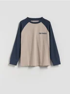 Bluzki dla chłopców - Reserved - Bawełniany longsleeve z nadrukiem - kremowy - miniaturka - grafika 1