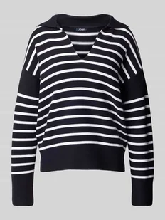 Sweter z dzianiny z dekoltem w serek - Swetry damskie - miniaturka - grafika 1