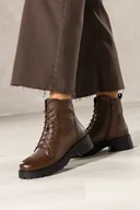 Botki damskie - Ciemnobrązowe botki skórzane damskie Sergio Leone na bieżnikowanej platformie ozdobne przeszycia na cholewce sznurowane GI295-H - miniaturka - grafika 1