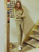 Legginsy - Oliwkowe spodnie typu skinny - miniaturka - grafika 1