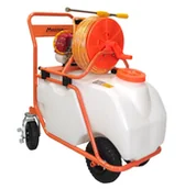 Opryskiwacze - MASTERCUT KF-90-C2 OPRYSKIWACZ WÓZKOWY SPALINOWY JEZDNY TACZKOWY 90 L - miniaturka - grafika 1