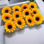 Inne - 12 szt. Sztuczne główki słoneczników, o średnicy 4,3 cala, idealne do dekoracji choinek, wianków, przyjęć urodzinowych i spotkań rodzinnych - miniaturka - grafika 1