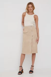 Spódnice - Calvin Klein spódnica zamszowa kolor beżowy midi prosta - grafika 1