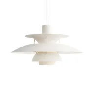 Oprawy, klosze i abażury - Biała, wisząca lampa PH 5 od Louis Poulsen z metalowym kloszem - miniaturka - grafika 1