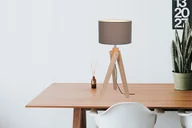 Lampy stojące - Dębowa lampka nocna stołowa z abażurem E27 LED - Brąz - miniaturka - grafika 1