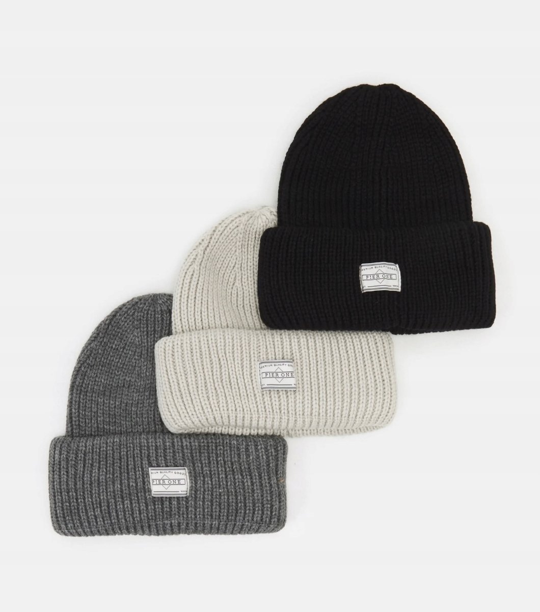 Pier One czapka zimowa rozmiar uniwersalny różne kolory