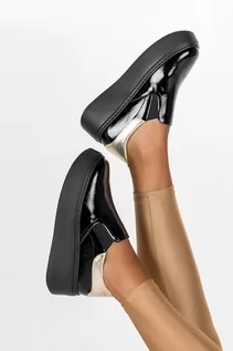 Półbuty damskie - Czarne sneakersy skórzane lakierowane damskie slip on na platformie PRODUKT POLSKI Casu 10151 - grafika 1