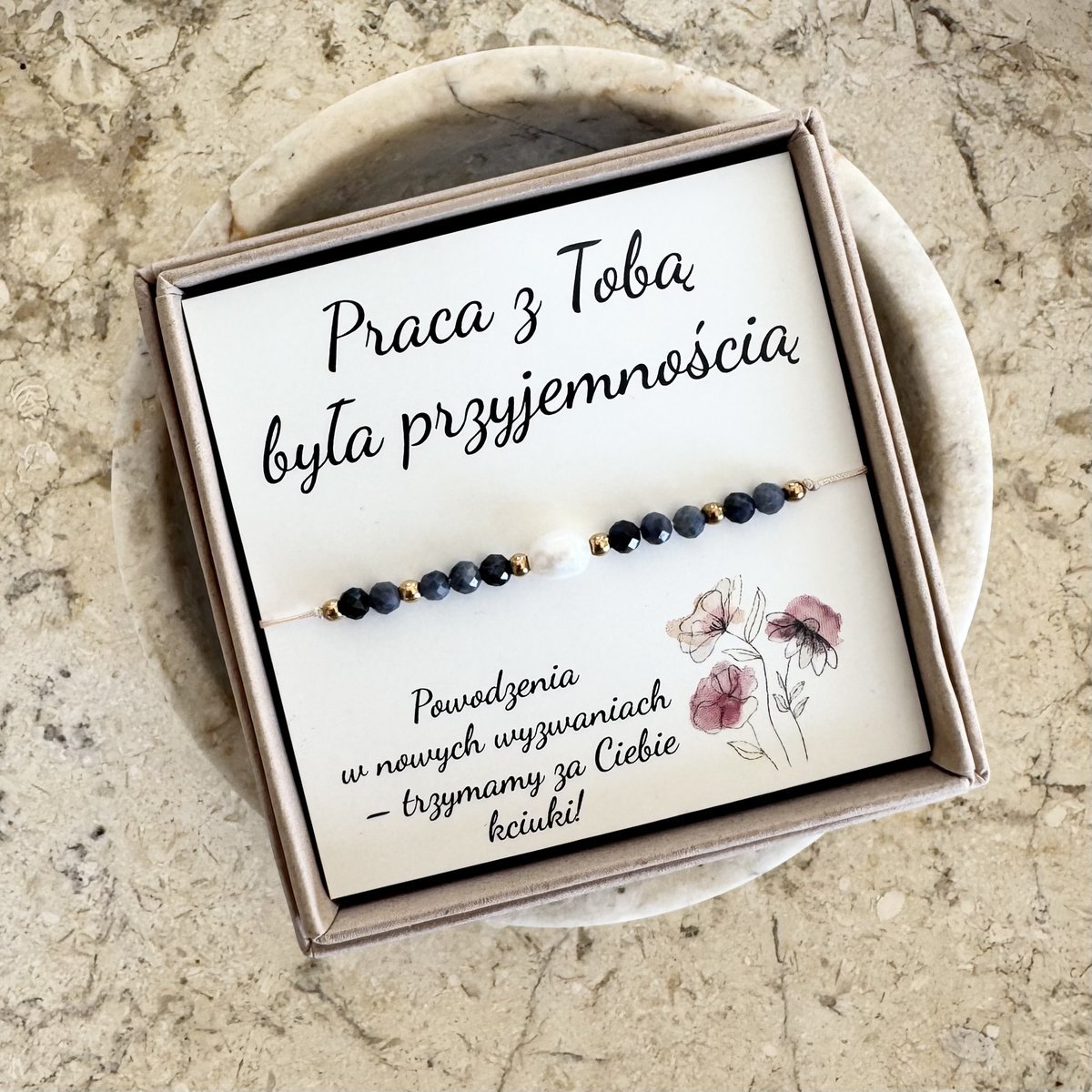 Bransoletka Praca z Tobą była przyjemnością z Szafirem i Perłą Hematyt Złoty Regulowana Prezent Nowy Początek