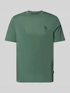 Koszulki męskie - T-shirt z wyhaftowanym detalem model ‘JEPPE’ - miniaturka - grafika 1