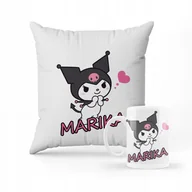 Gadżety dla niej i dla niego - ZESTAW PODUSZKA + KUBEK PREZENT DLA DZIECKA KUROMI HELLO KITTY + IMIĘ #15 - miniaturka - grafika 1
