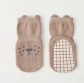 Skarpetki dla dzieci - Skarpetki antypoślizgowe dla dziecka z pyszczkiem misia brązowe, 1-3 lat - miniaturka - grafika 1