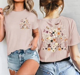 Koszulka damska w kwiaty - kolor koszulki pudrowy róż - wzór kwiaty103 - Koszulki i topy damskie Koszulka damska w kwiaty - kolor koszulki pudrowy róż - wzór kwiaty103 - Koszulki i topy damskie - miniaturka - grafika 1