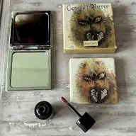 Lusterka do makijażu - Lusterko w pudełku Jeżyk na plecach - miniaturka - grafika 1