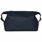 Kosmetyczki, organizery i kuferki - Rains Hilo Weekend Wash Bag Kosmetyczka 26 cm navy - miniaturka - grafika 1