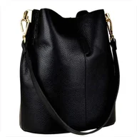 Plecaki worki - VEZZE Torebka ze skóry naturalnej worek czarny - miniaturka - grafika 1