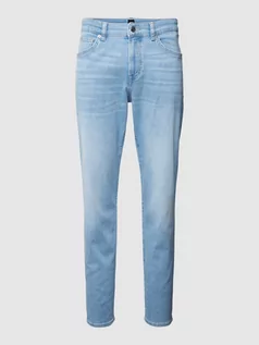 Spodnie męskie - Jeansy o kroju regular fit z wpuszczanymi kieszeniami - grafika 1