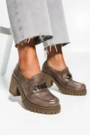 Mokasyny damskie - Beżowe mokasyny skórzane damskie ze srebrną ozdobą na szerokim klocku PRODUKT POLSKI Casu 20175-39 - miniaturka - grafika 1