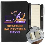 Notesy i bloczki - NOTES + DŁUGOPIS DLA NAUCZYCIELA FIZYKI A6 CZARNY - miniaturka - grafika 1