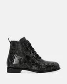 Botki damskie - Zielone lakierowane botki z tłoczeniem - Venezia - miniaturka - grafika 1