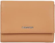 Portfele - Calvin Klein Damski portfel CK Must MD Trifold W/Zip K60K612450, brązowy (lew), jeden rozmiar, Brązowy (lew), Rozmiar Uniwersalny - miniaturka - grafika 1